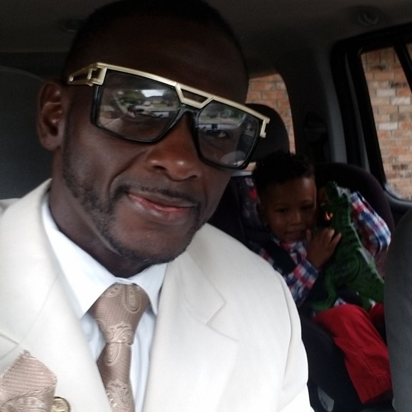 Meet your Posher, Bradley - Picture 4 of 6